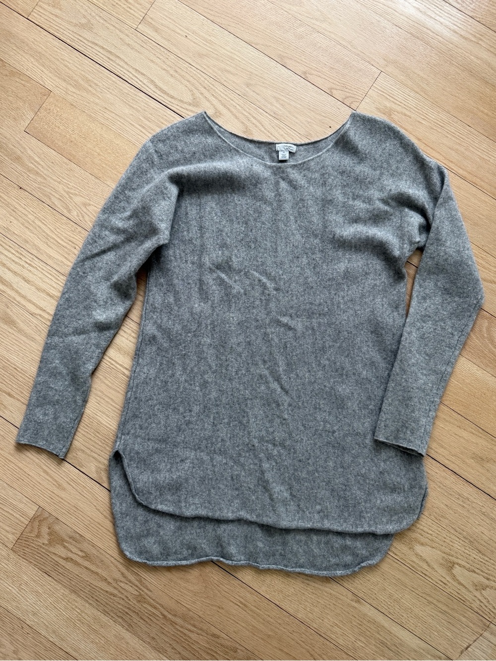 Cashmere Soft Long-Sleeve Gray Women's Sweater Top Halogen Medium